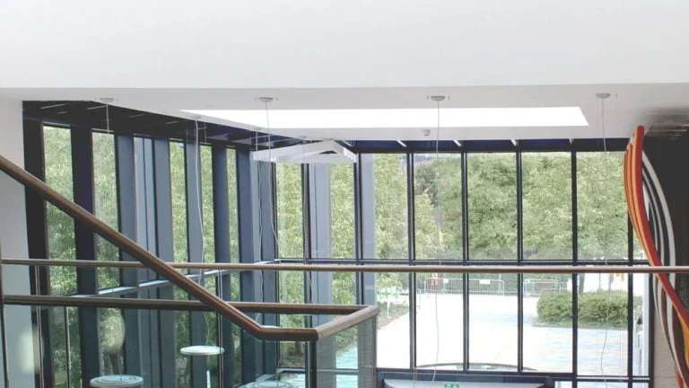 Recessed lighting in grid ceilings